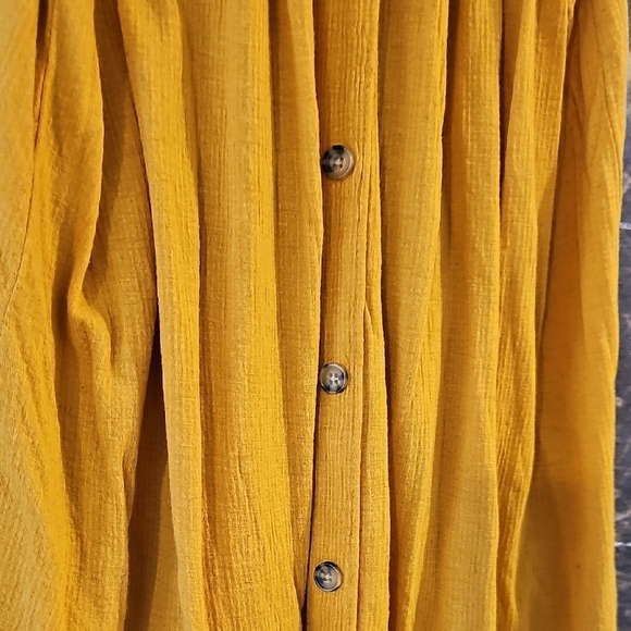 Universal Thread Gold Ruffled Puff Sleeve Blouse - Picture 4 of 4